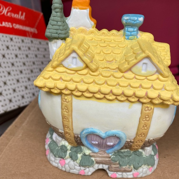 TWO VINTAGE CERAMIC LIGHT UP PLUG IN EASTER SPRING HOUSES REPAINTED TO REFRESH - Picture 6 of 8